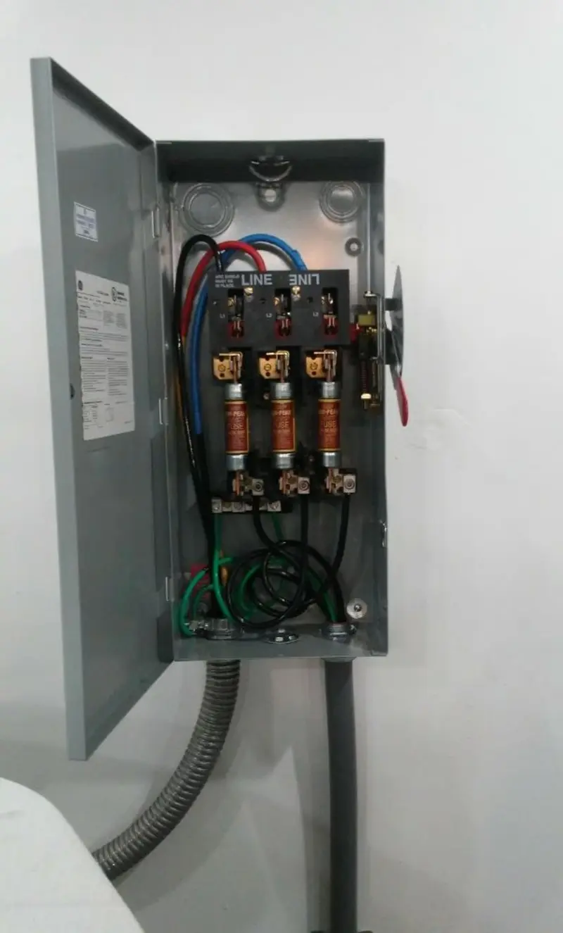 Three-phase disconnect switch installed for Electrical Wiring & Rewiring in Pevely